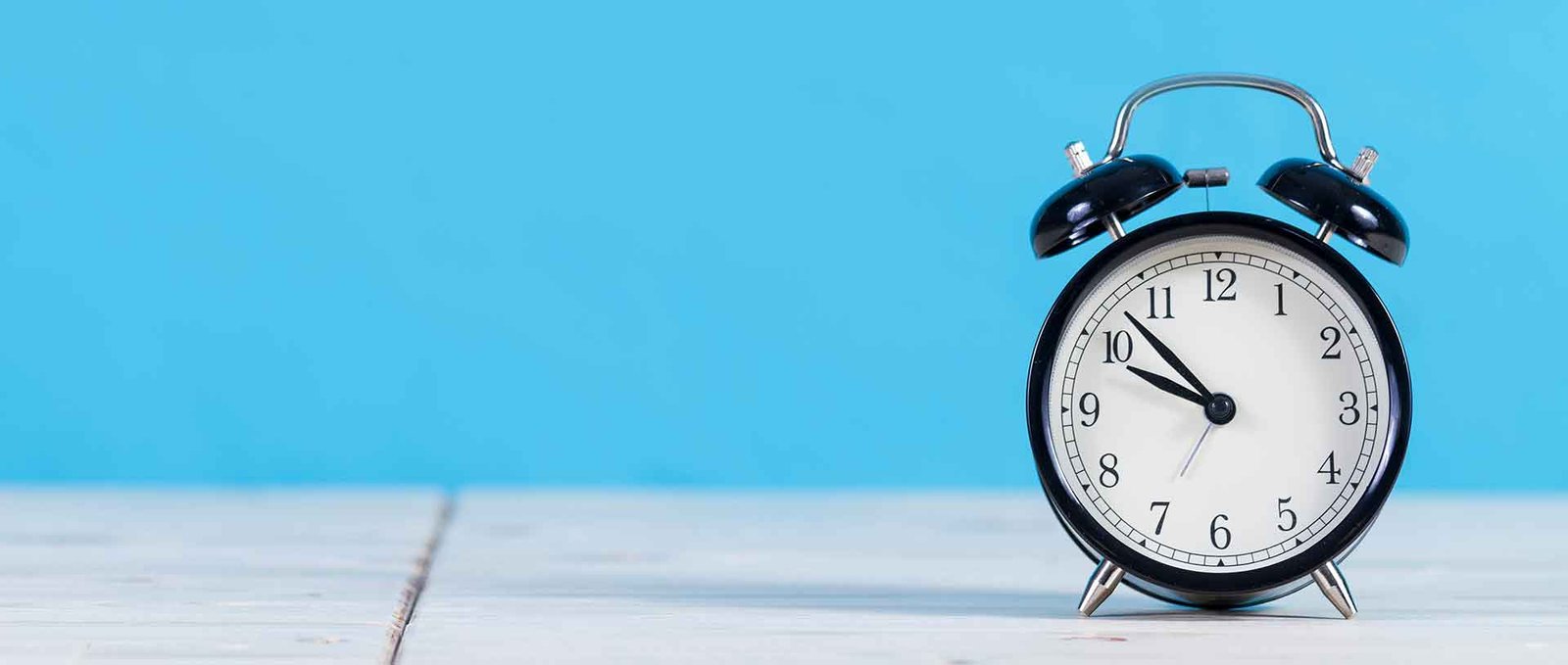 DECORATIVE ALARM CLOCK